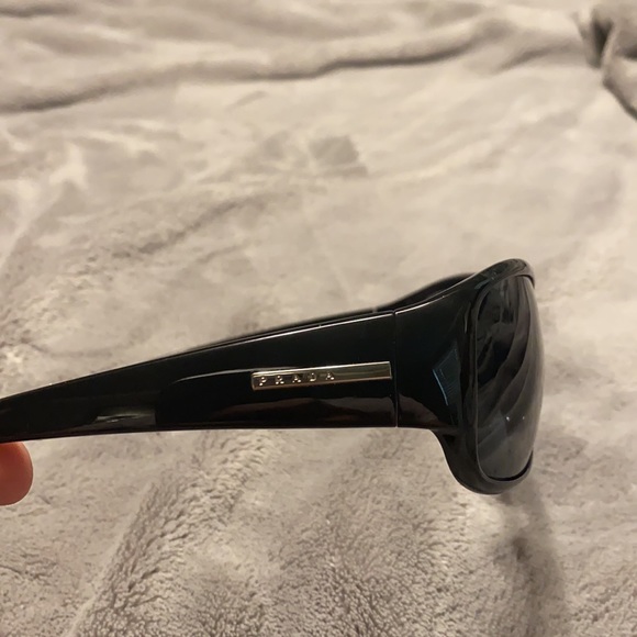 Women’s Prada sunglasses - Picture 3 of 6